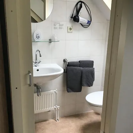 Knooppunt70 Bed & Breakfast 4*