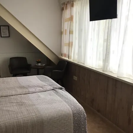 Knooppunt70 Bed & Breakfast 4*