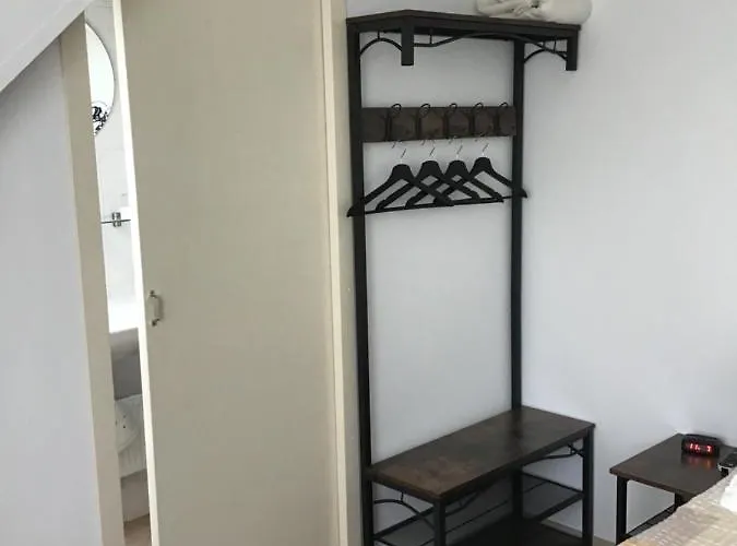 Knooppunt70 Bed & Breakfast